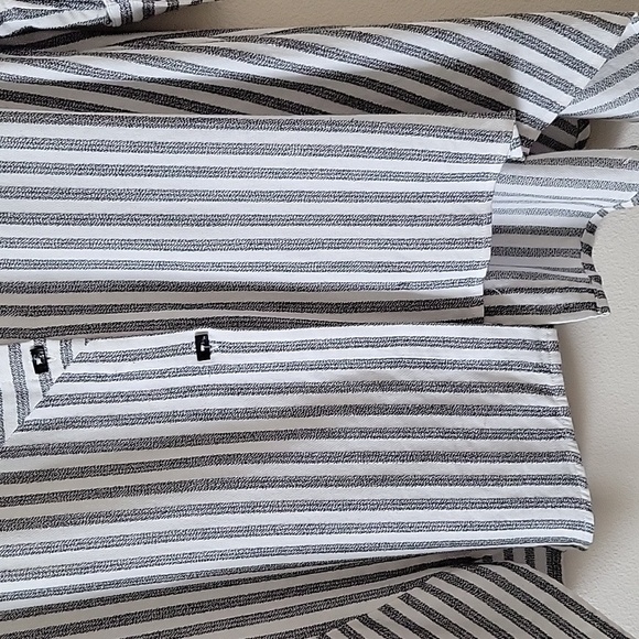 Soft Surroundings Grey Stripe Asymmetrical Button Down Tunic Size XS - Picture 4 of 7
